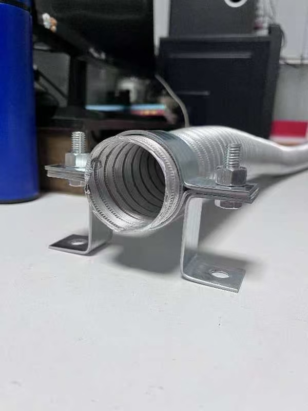 Small pipe support clamp