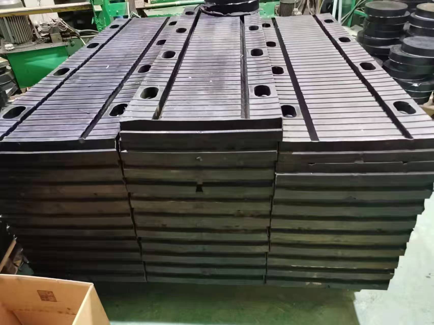 Plate rubber expansion joint product